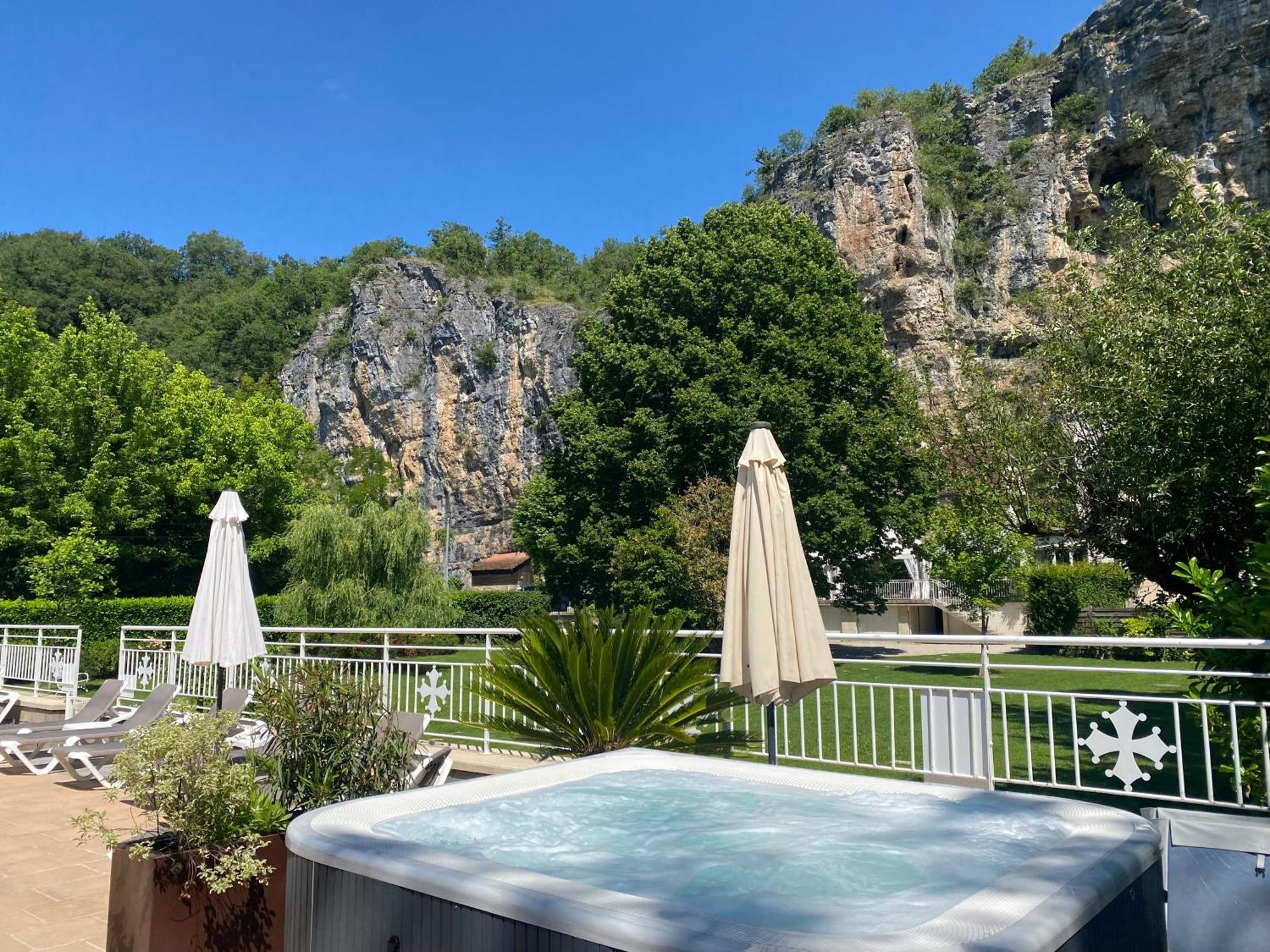Logis Hotels - Hotel Restaurant Domaine Les Falaises Martel Kültér fotó